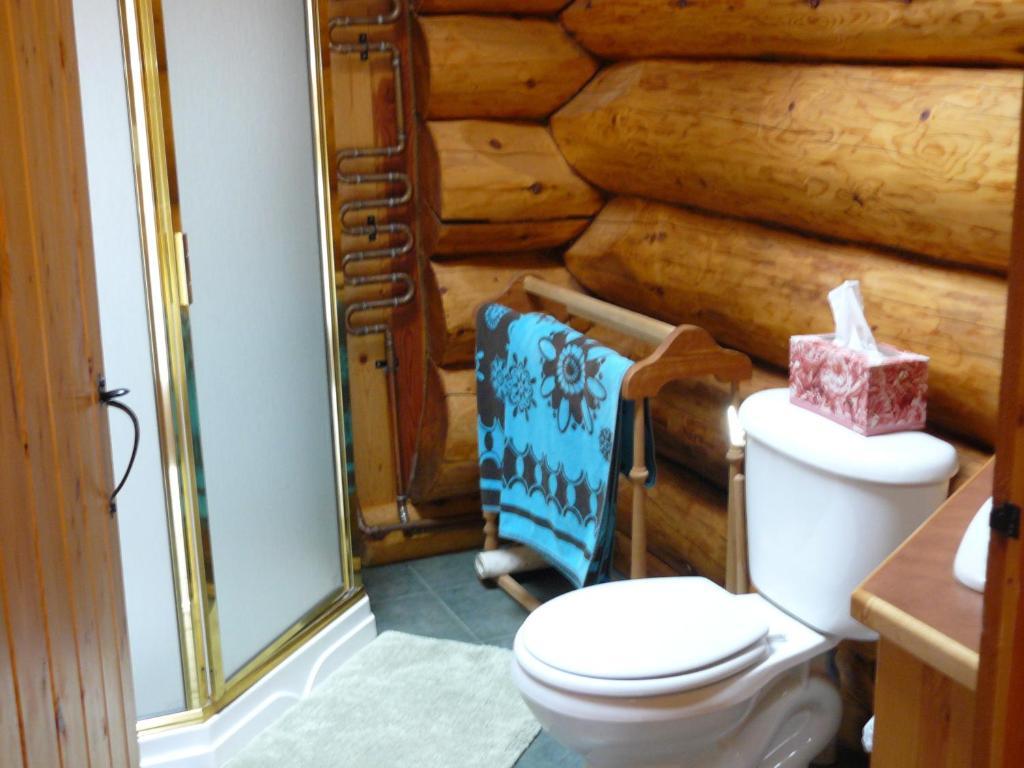 Hitching Post Resort Kelowna Habitación foto