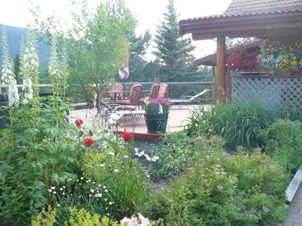 Hitching Post Resort Kelowna Habitación foto