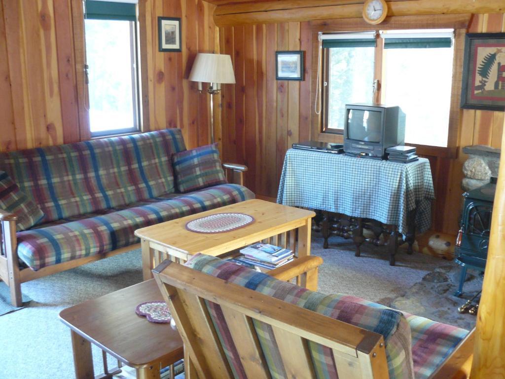 Hitching Post Resort Kelowna Habitación foto