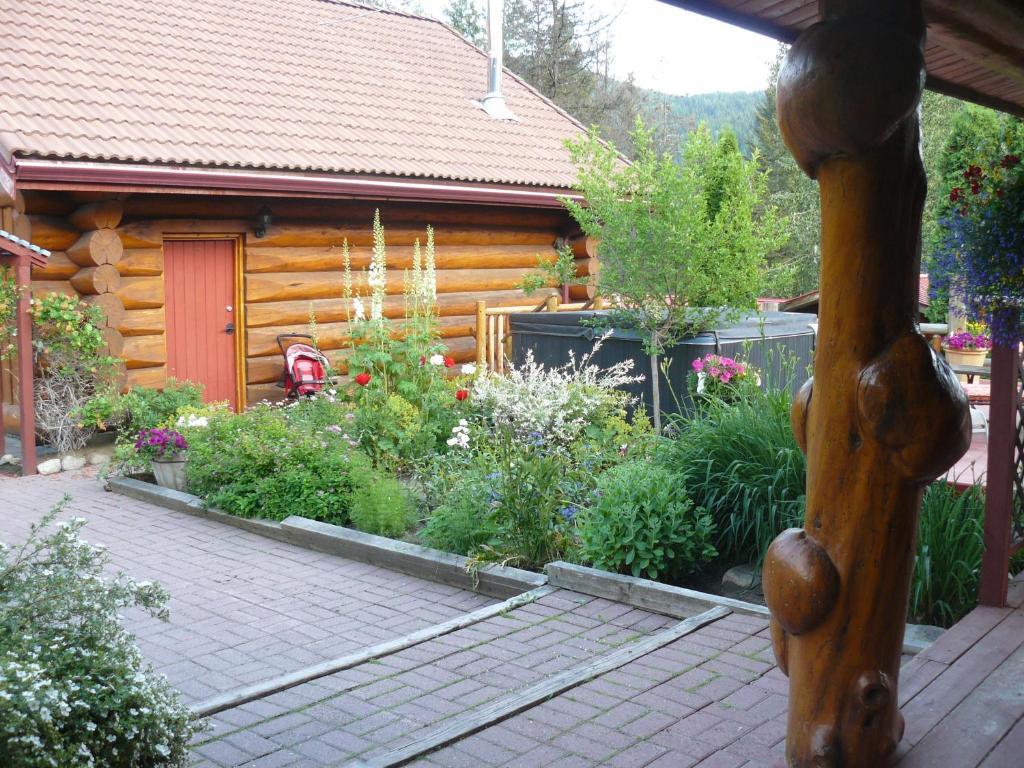 Hitching Post Resort Kelowna Habitación foto