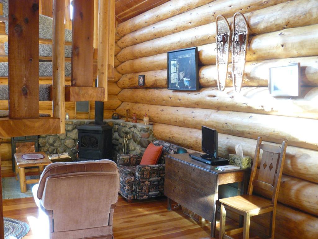 Hitching Post Resort Kelowna Habitación foto