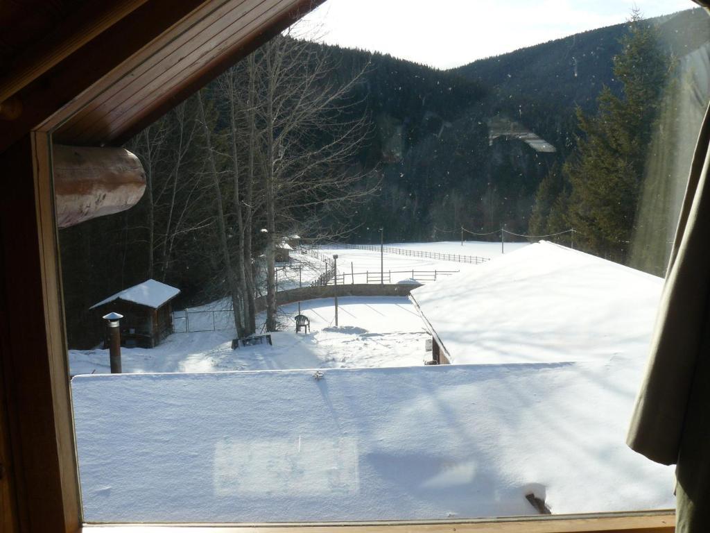 Hitching Post Resort Kelowna Habitación foto
